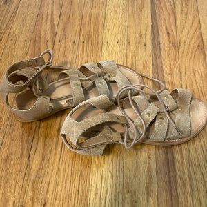 Urban outfitters gladiator sandals in tan, size 6